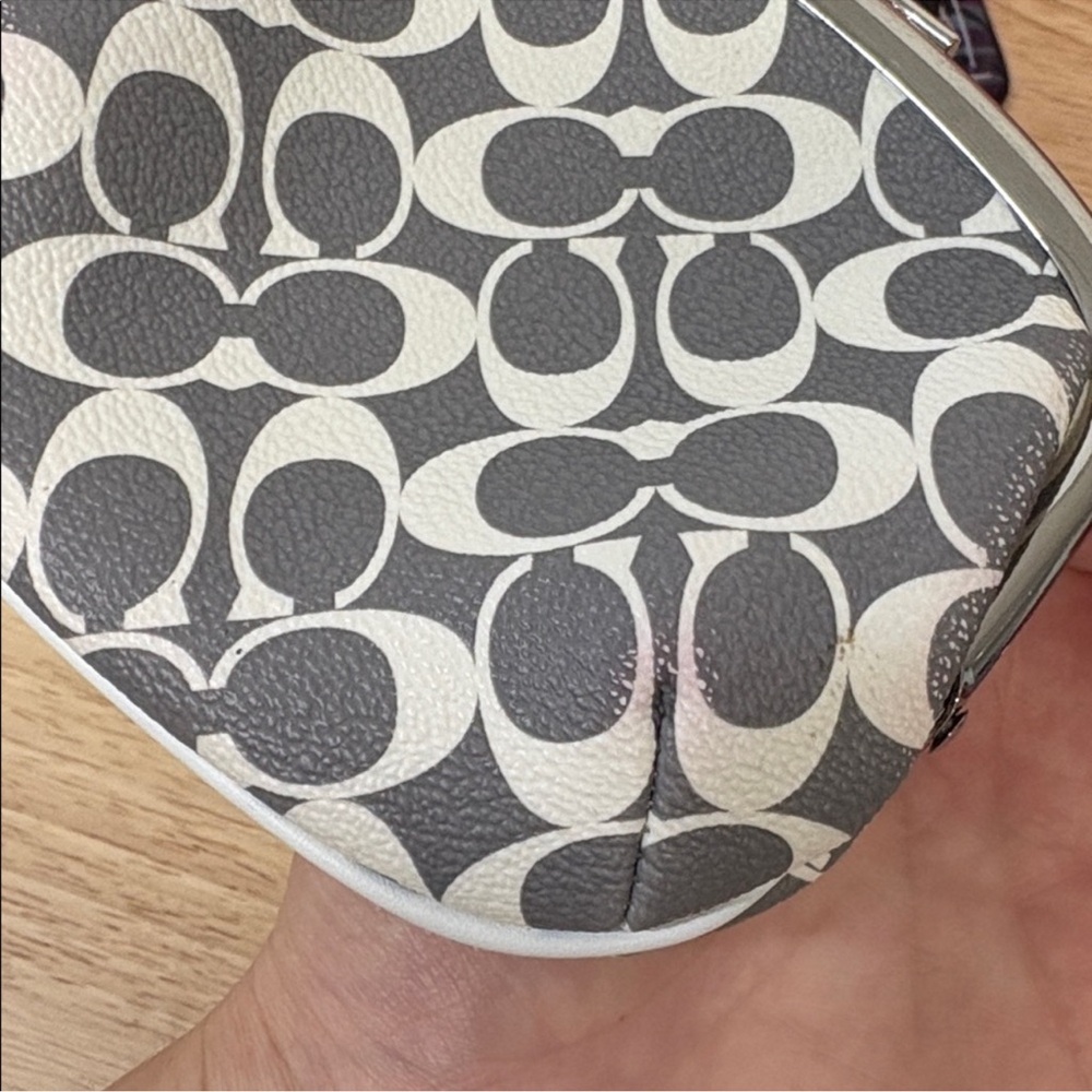 COACH Kisslock Coin Purse - Picture 6 of 11